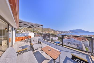 Villa / Détaché de 5 chambres à vendre à Kalkan