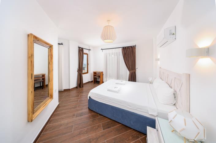 Image No.15-4 Bed Villa / Detached for sale