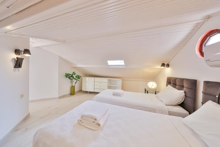 Image No.37-4 Bed Villa / Detached for sale