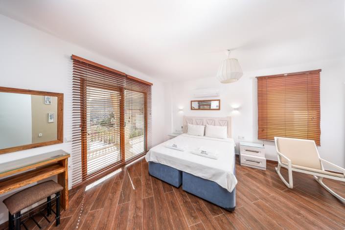 Image No.39-4 Bed Villa / Detached for sale