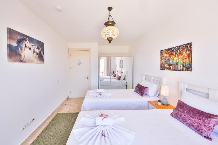 Image No.43-3 Bed Villa / Detached for sale
