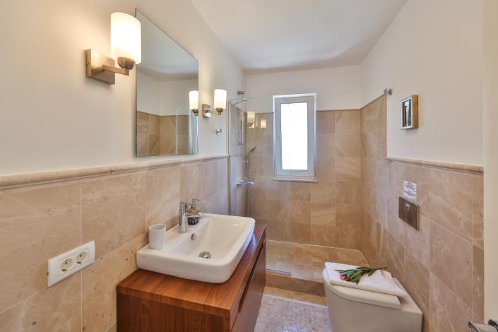 Image No.42-3 Bed Villa / Detached for sale