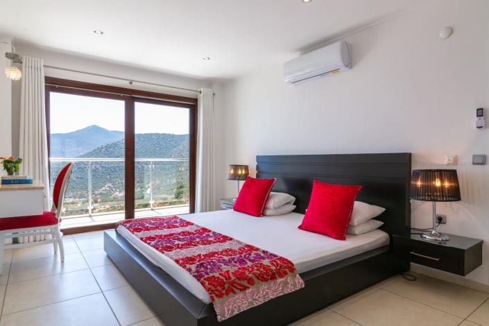 Image No.9-6 Bed Villa for sale