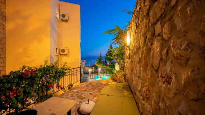 Image No.8-4 Bed Villa for sale