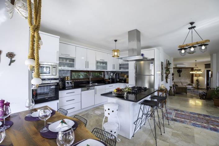 Image No.15-4 Bed Villa / Detached for sale