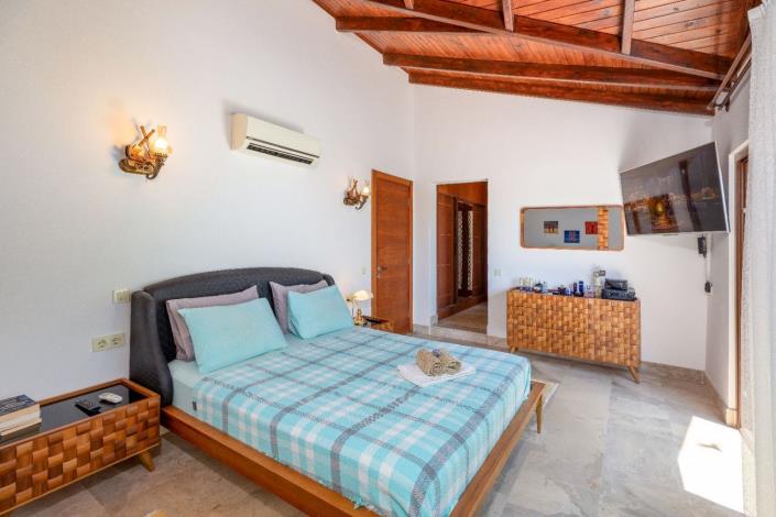 Image No.28-4 Bed Villa / Detached for sale