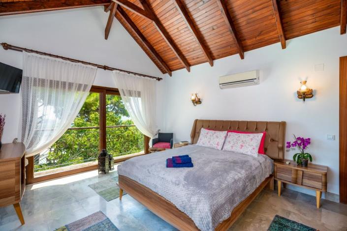 Image No.44-4 Bed Villa / Detached for sale