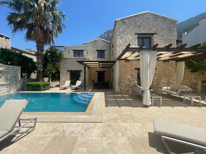 Image No.8-3 Bed Villa / Detached for sale