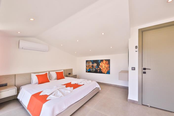 Image No.44-3 Bed Villa for sale