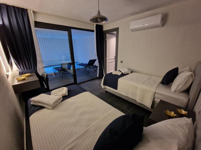 Image No.43-4 Bed Villa for sale