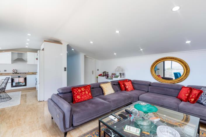 Image No.14-2 Bed Apartment for sale