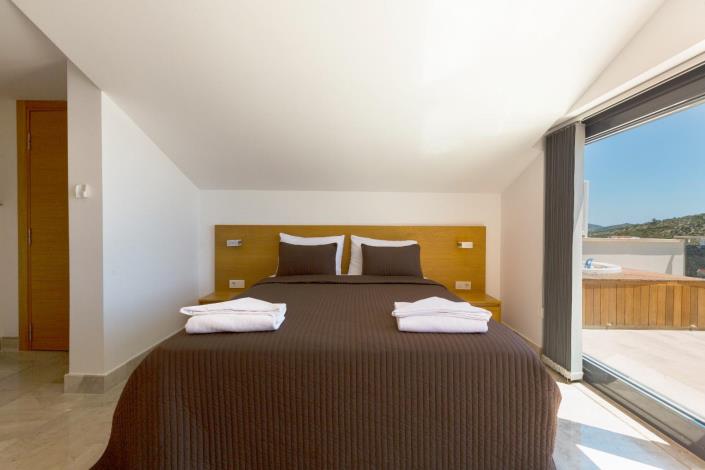 Image No.9-4 Bed Villa / Detached for sale