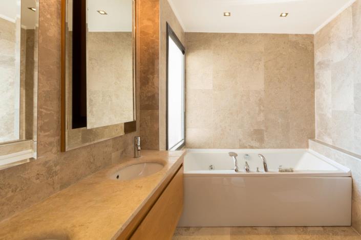 Image No.13-4 Bed Villa / Detached for sale