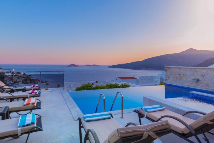 Image No.2-4 Bed Villa / Detached for sale