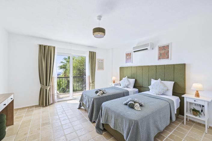 Image No.20-3 Bed Villa / Detached for sale