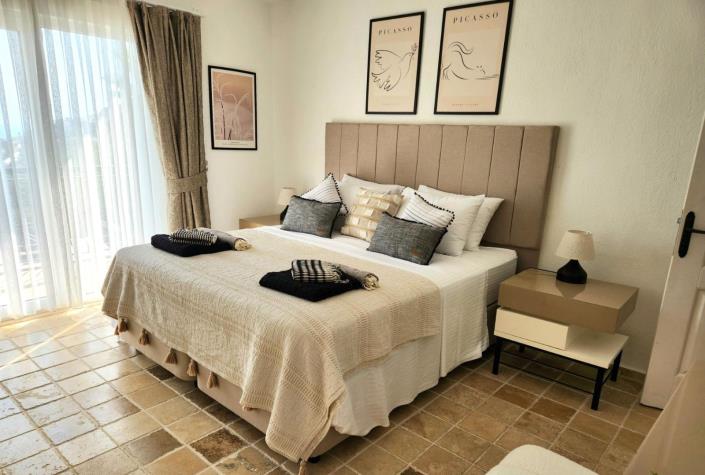 Image No.13-3 Bed Villa / Detached for sale