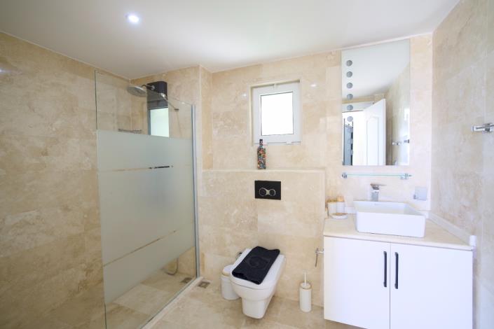 Image No.17-3 Bed Villa / Detached for sale