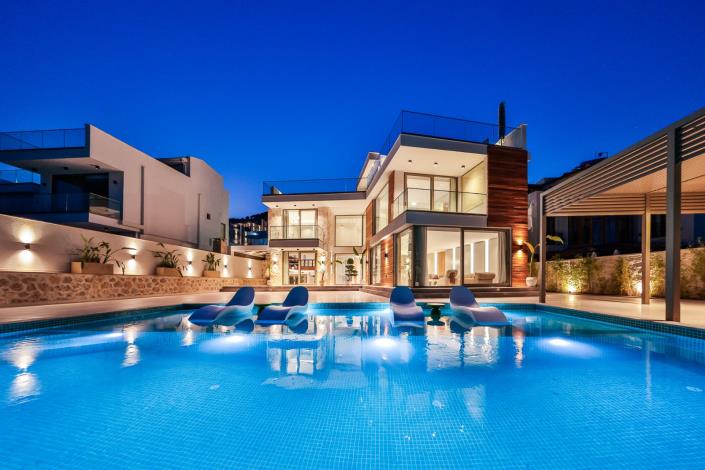 Image No.2-5 Bed Villa / Detached for sale