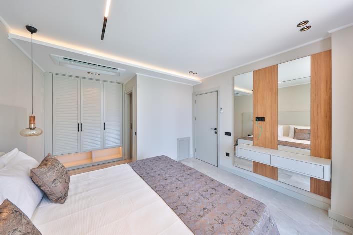 Image No.54-5 Bed Villa / Detached for sale