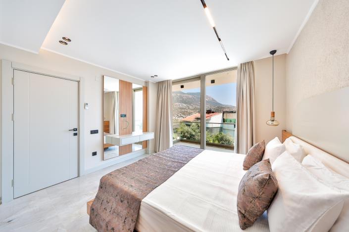 Image No.19-5 Bed Villa / Detached for sale