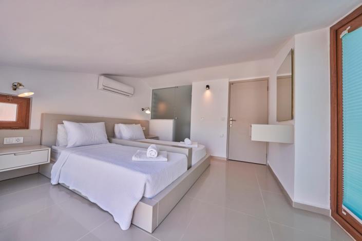 Image No.25-2 Bed Villa / Detached for sale