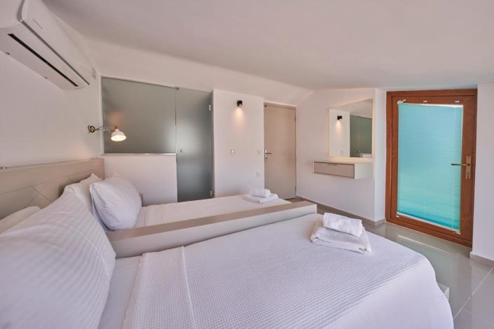 Image No.27-2 Bed Villa / Detached for sale