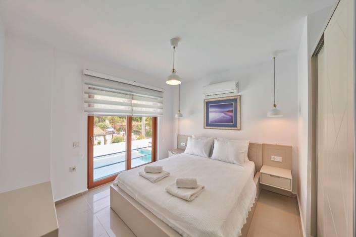 Image No.24-2 Bed Villa / Detached for sale