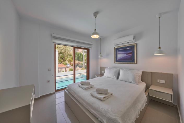 Image No.21-2 Bed Villa / Detached for sale