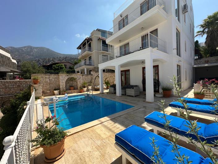 Image No.2-4 Bed Villa / Detached for sale