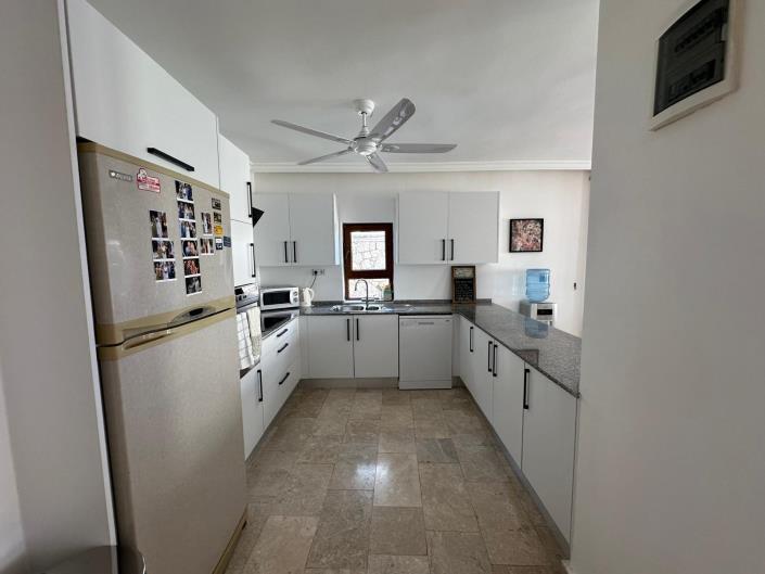 Image No.12-4 Bed Villa / Detached for sale