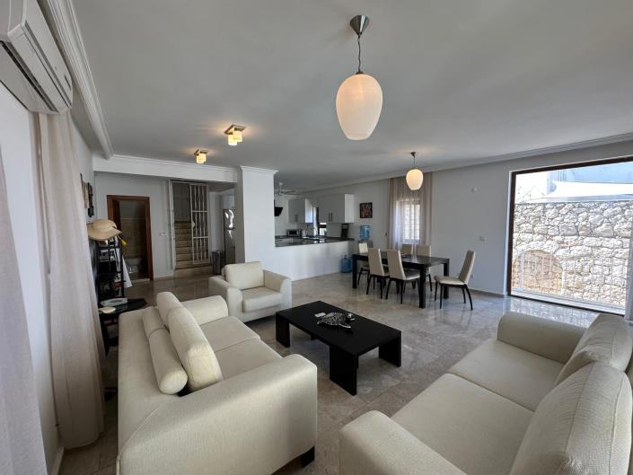 Image No.15-4 Bed Villa / Detached for sale