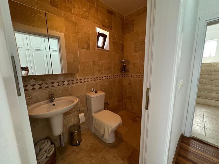 Image No.31-4 Bed Villa / Detached for sale