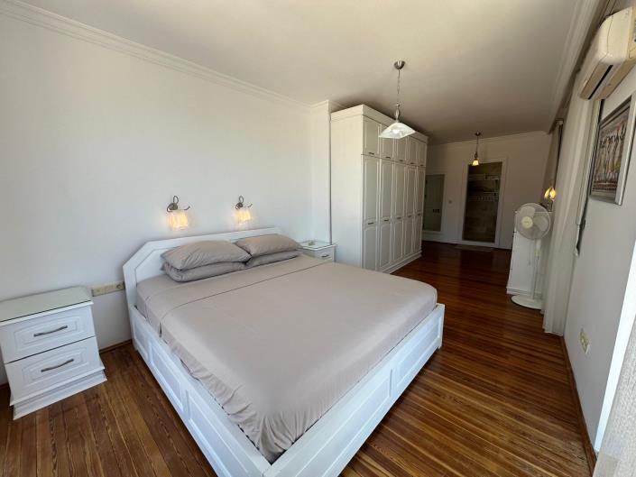 Image No.37-4 Bed Villa / Detached for sale