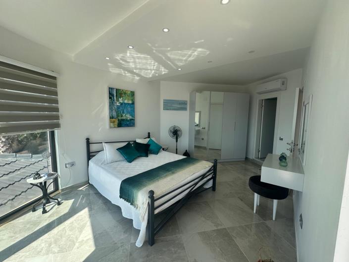 Image No.32-6 Bed Villa / Detached for sale