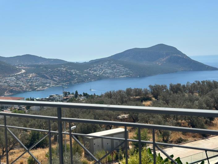 Image No.42-6 Bed Villa / Detached for sale