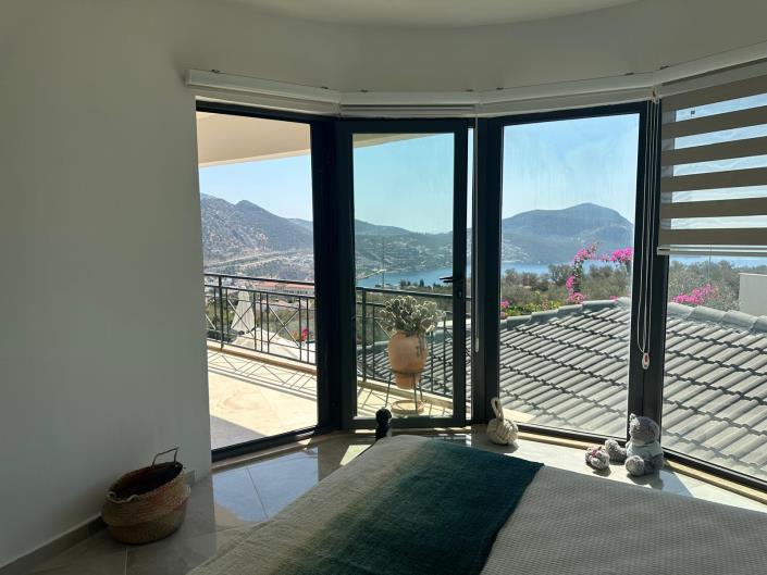 Image No.54-6 Bed Villa / Detached for sale