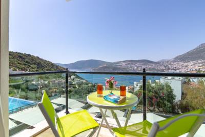 Hera-balcony