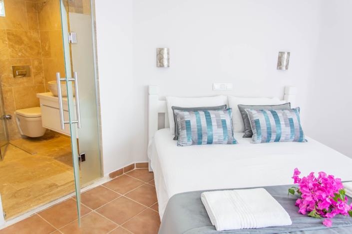 Image No.56-3 Bed Villa / Detached for sale