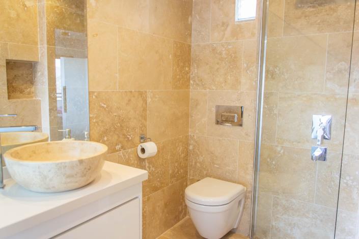 Image No.57-3 Bed Villa / Detached for sale