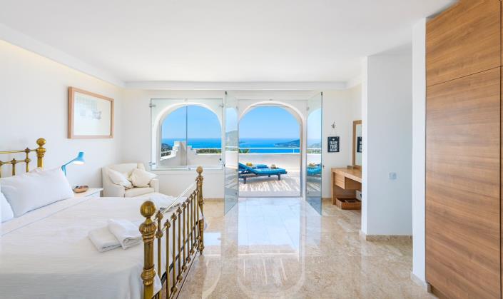 Image No.19-4 Bed Villa / Detached for sale