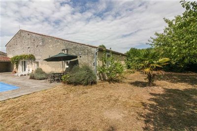 house-with-gite-and-pool-for-sale-foussignac-