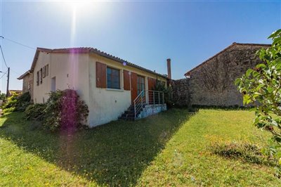 house-for-sale-with-barn-near-mansle-charente