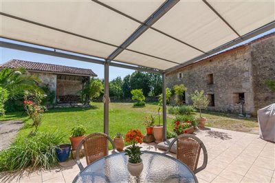 house-for-sale-with-barn-near-mansle-charente