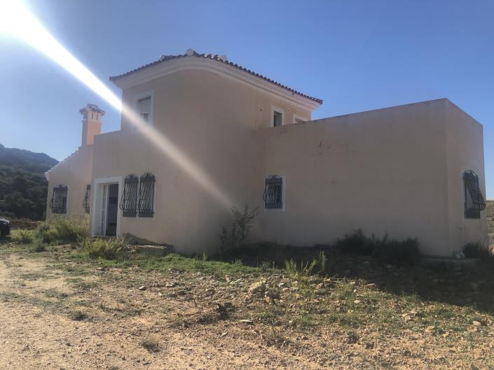 Image No.1-3 Bed Villa / Detached for sale
