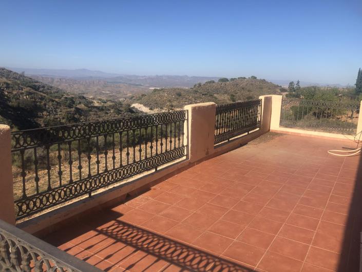 Image No.11-3 Bed Villa / Detached for sale