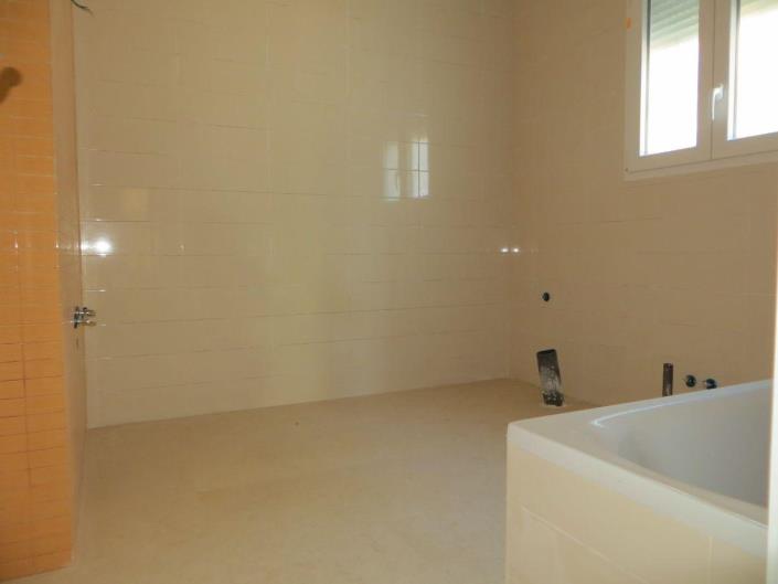 Image No.16-4 Bed Villa / Detached for sale