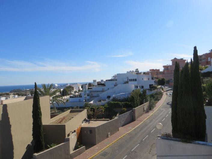 Image No.26-4 Bed Villa / Detached for sale