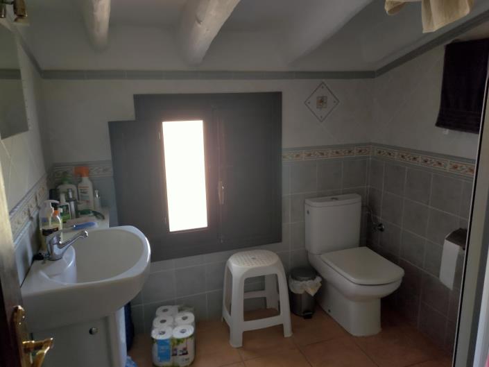 Image No.18-6 Bed Farmhouse for sale