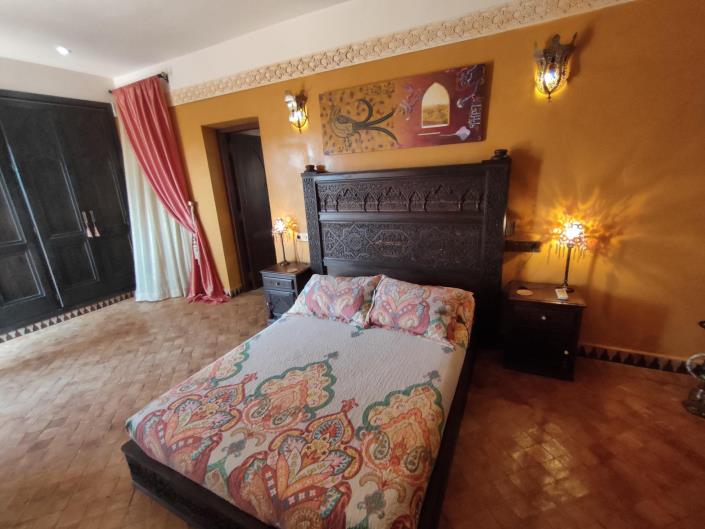 Image No.24-3 Bed Country Property for sale