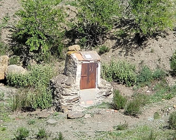 Image No.6-1 Bed Land for sale